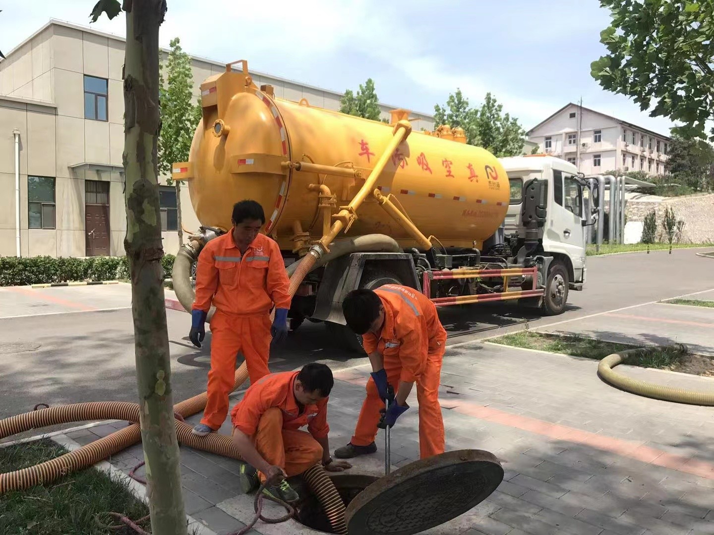 蒙城化粪池清理与5-8吨吸粪车施工效率分析